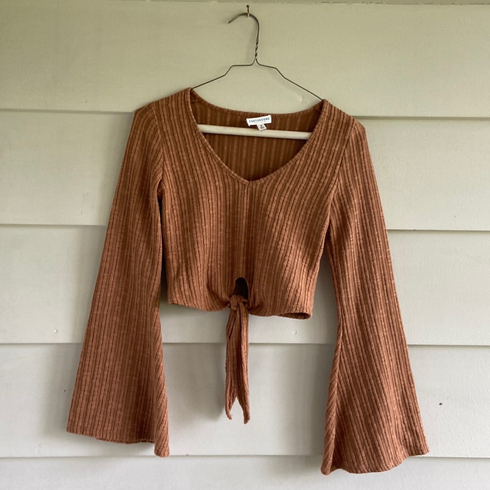 Earthbound flared sleeves crop top size small